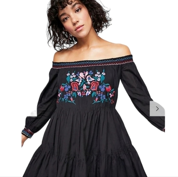 Free People Dresses & Skirts - Free People Sunbeams Floral Embroidered Black Off The Shoulder Mini Dress